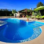 Alexander Villa